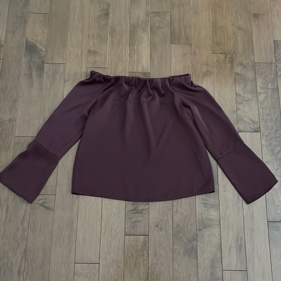 Dynamite off-the-shoulder blouse - Picture 4 of 5